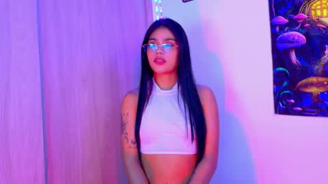 Snapshot of devours_fire chatting on October 2025 09:06:01 PM Sara 3 online show from October 2025 09:06:01 PM