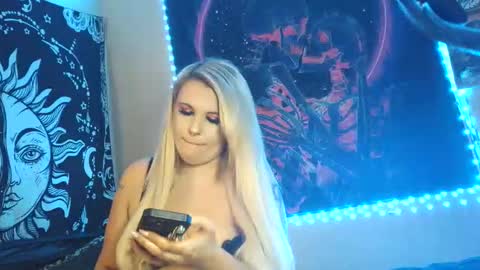 devyn winter online show from November 2025 10:52:01 PM