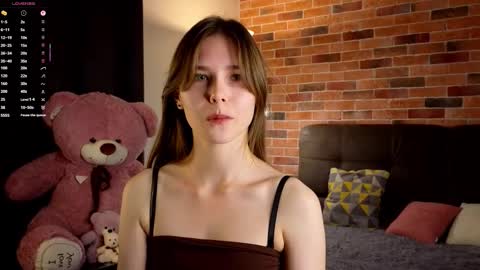 Kira online show from October 2025 05:43:02 PM