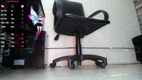 DHEVORA online show from November 2025 07:23:02 PM