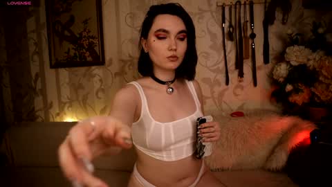 Snapshot of dia__diana chatting on February 2025 12:06:02 PM Diana Di Honey online show from February 2025 12:06:02 PM