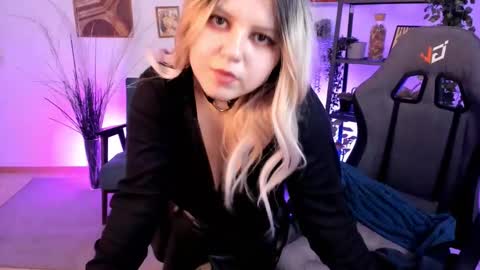 Dia online show from March 2025 08:53:01 PM