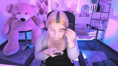 Dia online show from December 2025 08:39:01 PM