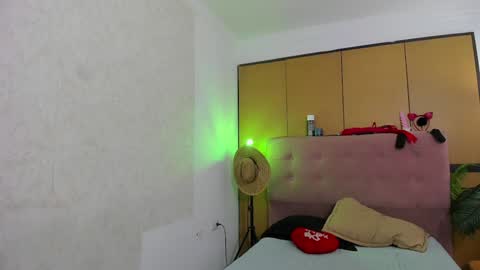 Snapshot of diabla_sexyboobs chatting on December 2024 03:01:02 AM D I A B L A online show from December 2024 03:01:02 AM