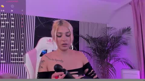 Thea online show from November 2025 07:38:01 PM