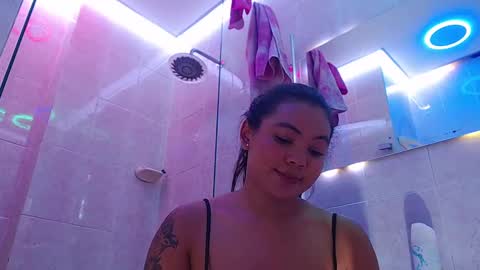 Snapshot of diamond_canela chatting on December 2024 08:45:02 AM diamond_canela online show from December 2024 08:45:02 AM