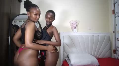 Snapshot of diamond_siren chatting on April 2026 08:14:01 PM Cutie online show from April 2026 08:14:01 PM