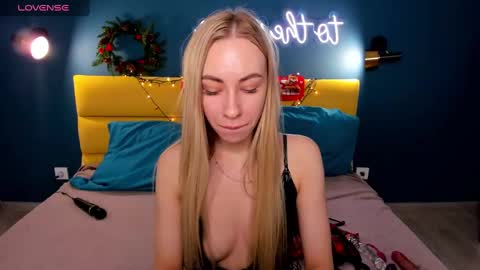 Snapshot of diana_garrett chatting on December 2024 09:03:01 AM Diana  online show from December 2024 09:03:01 AM