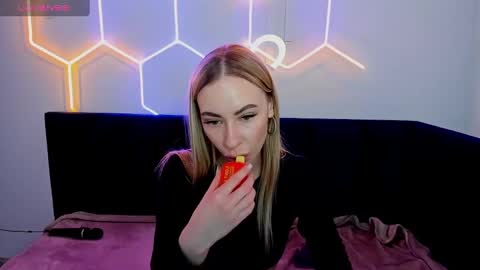 Snapshot of diana_garrett chatting on February 2025 08:42:01 AM Diana  online show from February 2025 08:42:01 AM