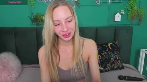 Snapshot of diana_garrett chatting on September 2025 01:44:02 AM Diana  online show from September 2025 01:44:02 AM