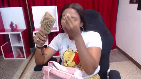 Diana Reine online show from September 2025 10:15:01 AM