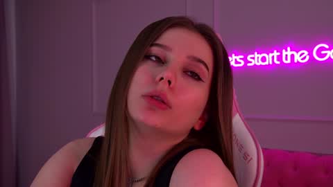 Diana online show from February 2025 05:42:02 AM