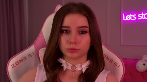 Diana online show from February 2025 07:00:01 PM