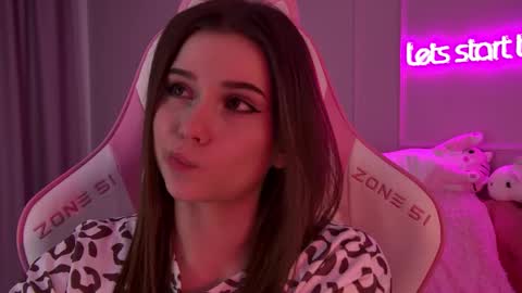 Diana online show from February 2025 03:31:02 AM