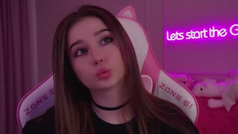 Diana online show from February 2025 07:15:02 PM