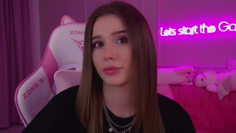 Diana online show from March 2025 07:54:02 PM