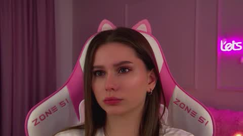 Diana online show from December 2025 06:25:02 PM