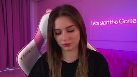 Snapshot of dianabecker chatting on May 2026 06:54:02 AM Diana online show from May 2026 06:54:02 AM
