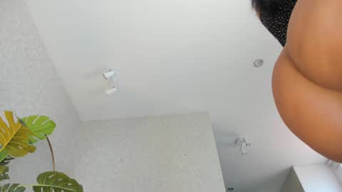 dianac1998 online show from April 2026 05:43:01 PM