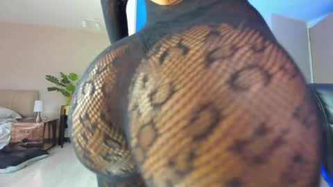 dianac1998 online show from April 2026 05:39:01 PM