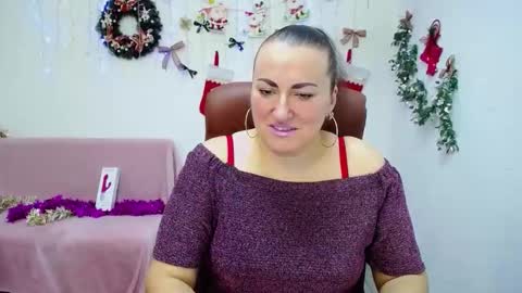 Diana online show from December 2025 06:47:01 PM