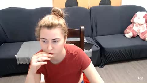 Snapshot of dianasmiey7 chatting on January 2025 09:43:01 PM dianasmiey7 online show from January 2025 09:43:01 PM