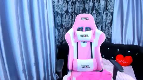 Dianna online show from November 2025 03:29:01 AM