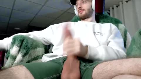 Snapshot of digbicknik chatting on September 2025 02:35:01 AM digbicknik online show from September 2025 02:35:01 AM