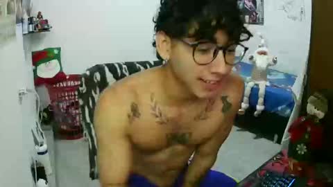 dillom420 online show from December 2025 08:59:01 PM