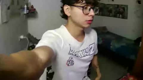 dillom420 online show from December 2025 05:14:01 AM