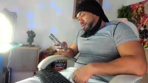 dimitry kyle mucle online show from October 2025 01:08:02 AM