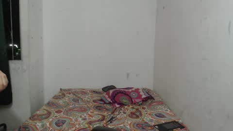 Snapshot of dioni_soe chatting on October 2025 01:39:02 AM Henry online show from October 2025 01:39:02 AM