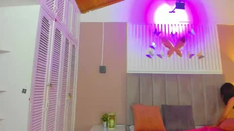 Cristal  online show from January 2025 03:18:02 AM