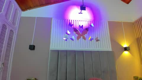 Cristal  online show from January 2025 03:27:02 AM