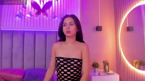 Cristal  online show from September 2025 03:08:01 AM