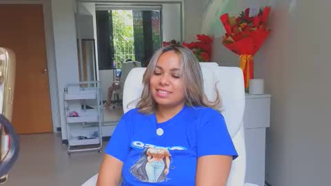 diosadeluniverso_ online show from March 2026 12:56:02 PM