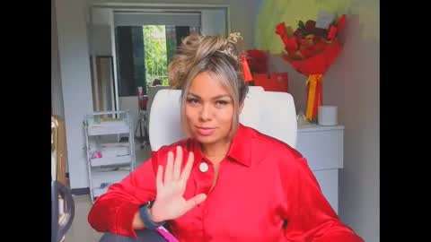 diosadeluniverso_ online show from March 2026 06:12:02 PM