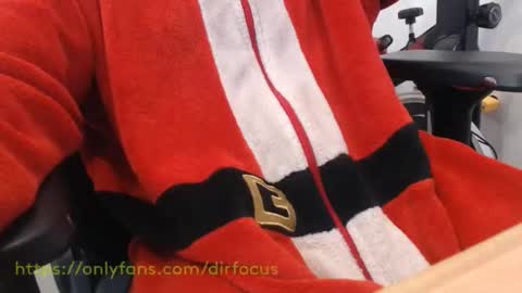 Snapshot of dirfocus chatting on May 2026 12:05:01 AM Z online show from May 2026 12:05:01 AM
