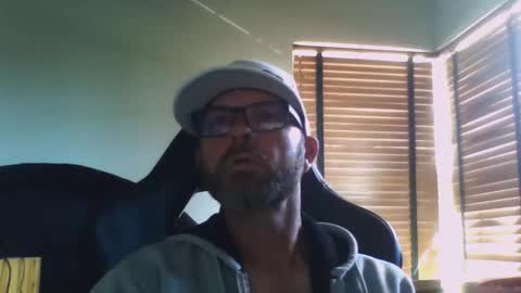 Snapshot of dirtrider15 chatting on February 2026 06:33:02 PM dirtrider15 online show from February 2026 06:33:02 PM