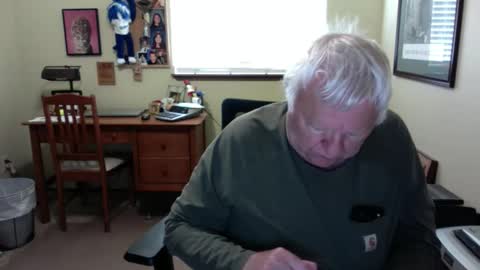 Snapshot of dirtrider195080438 chatting on June 2026 05:18:01 PM dirtrider195080438 online show from June 2026 05:18:01 PM