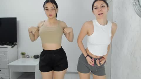 Gyna    Josie    online show from January 2025 03:22:01 AM