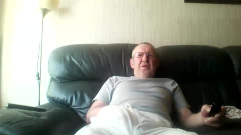 Snapshot of discovery63 chatting on April 2026 12:54:02 PM discovery63 online show from April 2026 12:54:02 PM