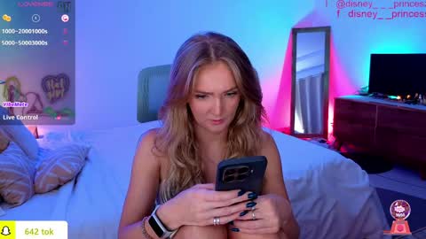 Snapshot of disney__princess chatting on May 2026 12:33:01 PM JASMINE online show from May 2026 12:33:01 PM