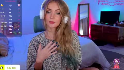 Snapshot of disney__princess chatting on May 2026 06:51:02 AM JASMINE online show from May 2026 06:51:02 AM