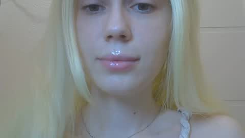 DitaMilton online show from March 2026 05:32:01 PM