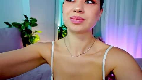 Tia online show from February 2026 09:22:02 PM