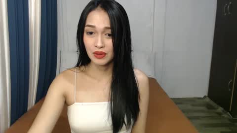 Snapshot of divina_graciaxx chatting on December 2024 03:41:01 AM DIVINA online show from December 2024 03:41:01 AM