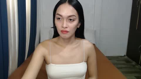 Snapshot of divina_graciaxx chatting on January 2025 02:01:01 AM DIVINA online show from January 2025 02:01:01 AM