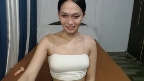 Snapshot of divina_graciaxx chatting on February 2025 02:34:02 PM DIVINA online show from February 2025 02:34:02 PM