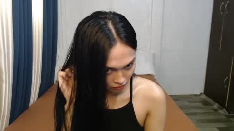 Snapshot of divina_graciaxx chatting on March 2025 02:06:02 AM DIVINA online show from March 2025 02:06:02 AM